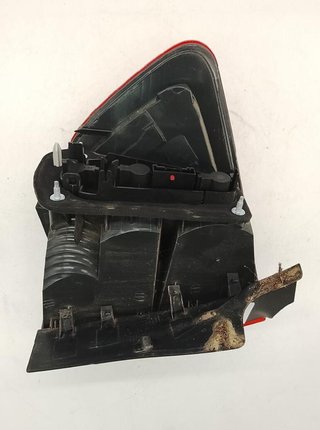 Piloto trasero derecho bmw 63.212990110-09 x1 2696