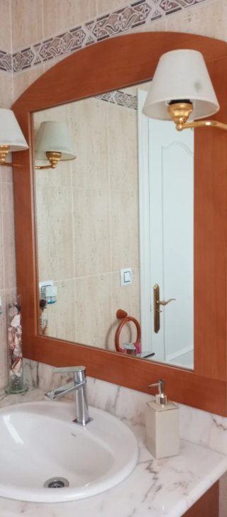 Mueble de baño madera y mármol