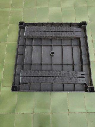 Mesa de terraza de plástico negra
