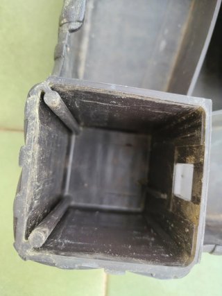 Mesa de terraza de plástico negra