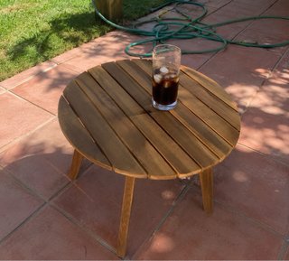 Mesa auxiliar redonda de madera