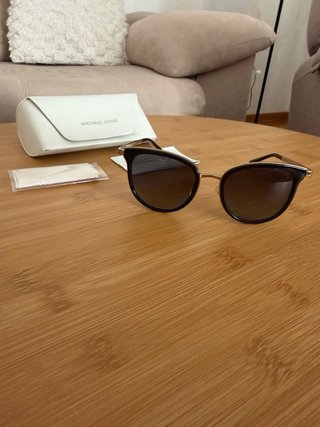 Gafas de Sol Michael Kors Negras y Doradas