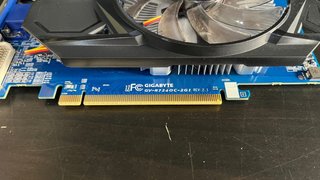 Tarjeta gráfica Radeon R7 240
