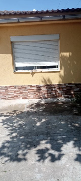 5 Ventanas Aluminio con Persiana