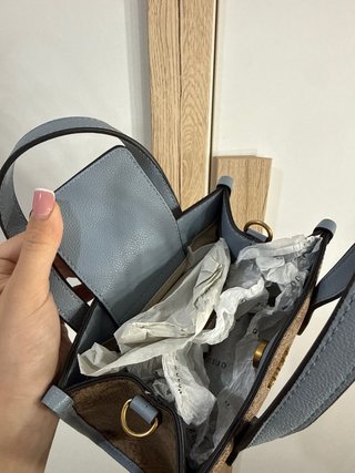 Borsa Guess marrone e blu