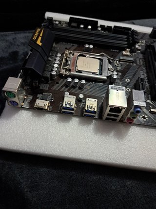 Gigabyte GA-Z270P Placa Base + procesador I7 7700K