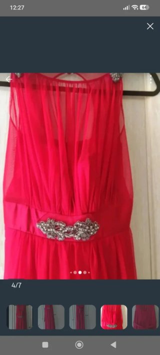 Vestido largo rojo con pedrería