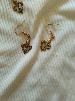 Conjunto collar y pendientes flor de lis