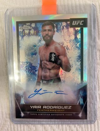 Yair Rodríguez UFC Topps Chrome Auto