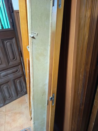 Puerta interior de madera
