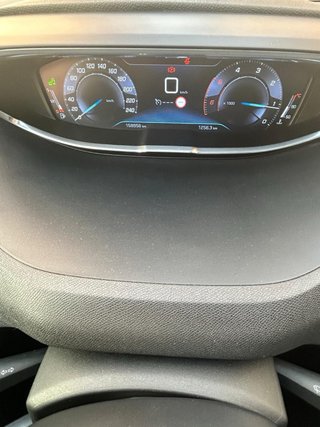 PEUGEOT 5008 GT LINE