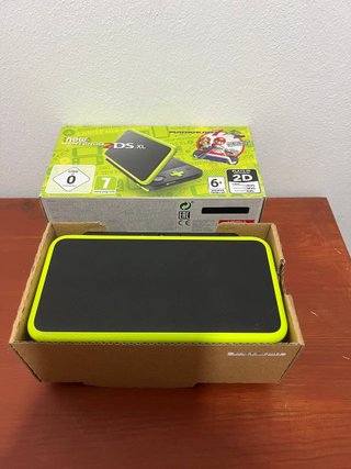 New Nintendo 2DS XL Mario Kart