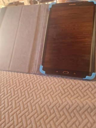 Samsung Galaxy Tab A 2016 con funda