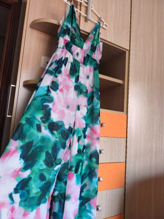 Mono largo Zara floral con etiquetas