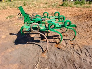 Arado extensible 9 brazos