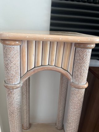 Pedestal madera ratán caña beige