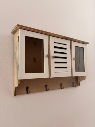 Mueble de llaves madera y cristal