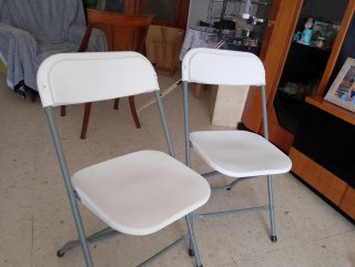 Sillas Plegables Blancas y Grises