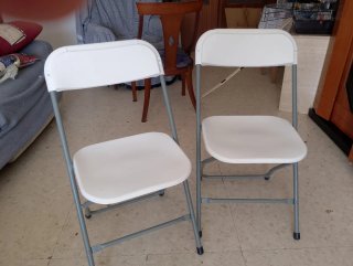 Sillas Plegables Blancas y Grises