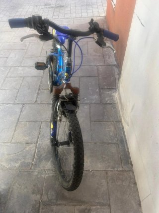 Bicicleta infantil azul