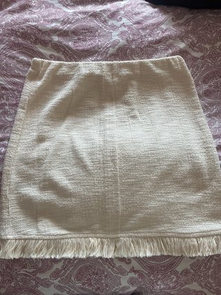 Falda H&M cruda con flecos Talla M