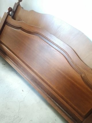 Cama casal com estrado regulável