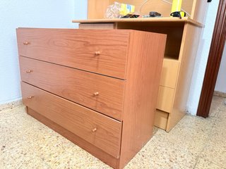 Cómoda de madera con 3 cajones