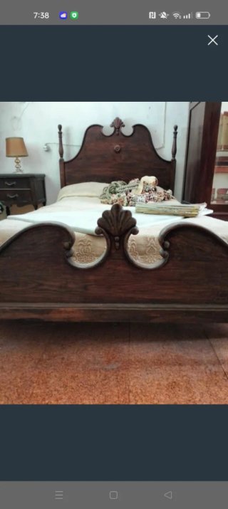 Cama antigua madera estilo Alfonsino