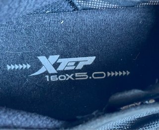 Zapatillas running negra.extra ligera ultra fastga