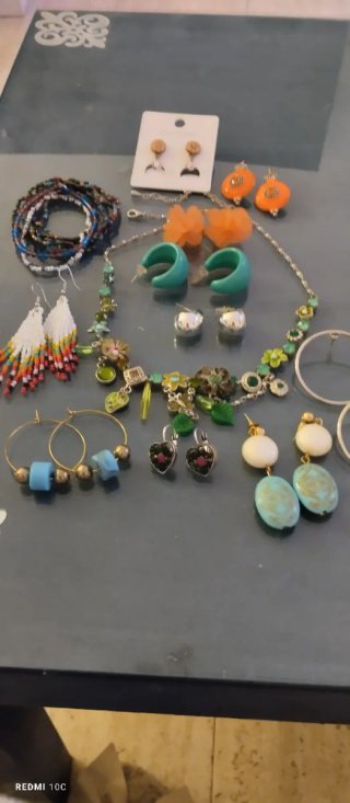 Lote de bisutería variada