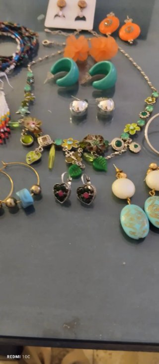 Lote de bisutería variada