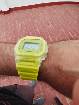Casio DW-5600GL Lucky Drop
