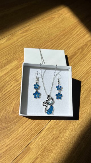 Conjunto joyería gato y flores azul/plata