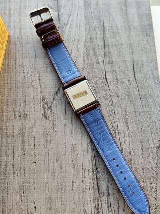 Reloj Tucah NOS tank