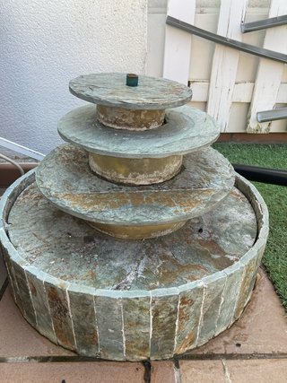 Fuente de piedra exterior de 3 niveles