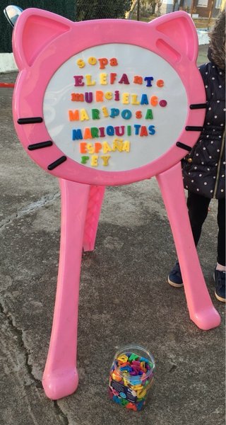 Pizarra magnética infantil Hello Kitty