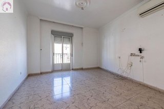 Chalet en venta en Guadix