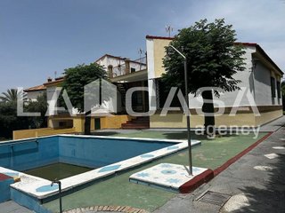 Chalet en venta en Montequinto en Dos Hermanas