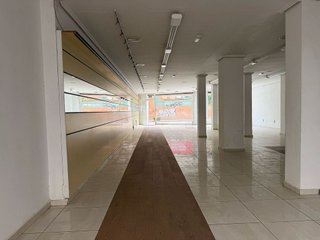 Local comercial en venta en El Carmen en Manises