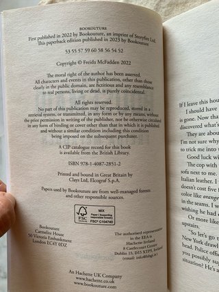 Libro en inglés: The housemaid.