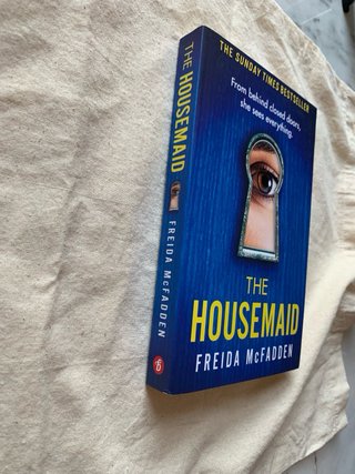 Libro en inglés: The housemaid.
