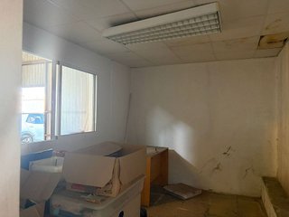 Nave industrial en venta en La Paz en Alcalá de Guadaira