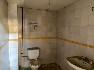 Nave industrial en venta en La Paz en Alcalá de Guadaira