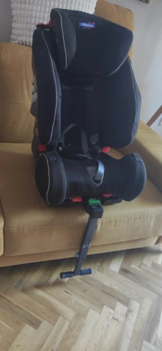 Silla Klippan Trioﬁx Maxi 9-36 kg + Base isofix