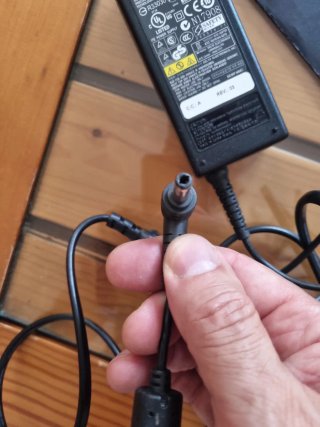 Cargador Fujitsu AC ADAPTER V85