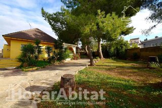 Chalet en venta en Urbanizaciones en Llíria