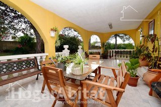 Chalet en venta en Urbanizaciones en Llíria