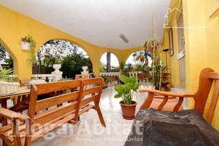 Chalet en venta en Urbanizaciones en Llíria