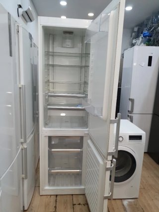 Nevera Electrolux y Lavadora Bosch