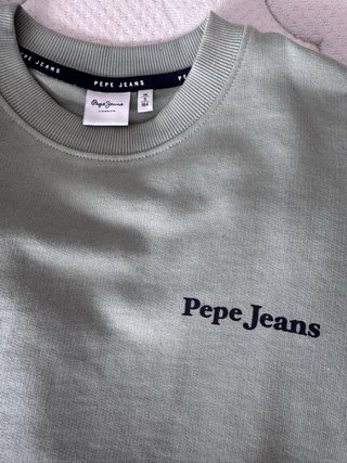 Conjunto : Camiseta Blanca y Sudadera Verde